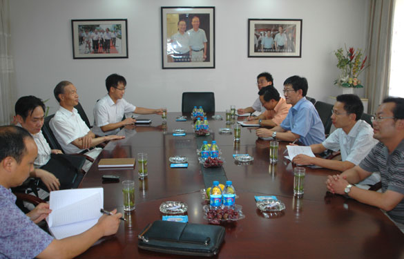 常州市委研究室向导一行十余人来必发集团调研