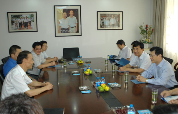 江苏银行董事长黄志伟来必发考察