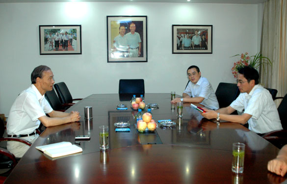 常州市工商局局长陈国庆一行来必发集团调研