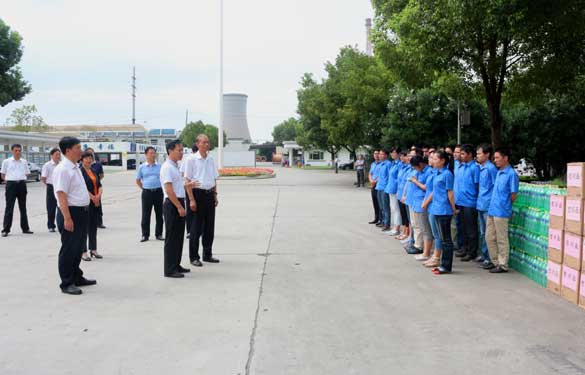 溧阳市四套班子向导来必发集团慰问一线员工
