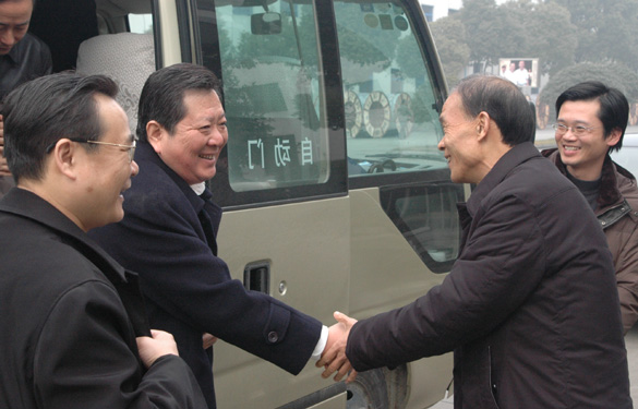 中国浦东干部学院副院长王金定一行来必发旅行考察