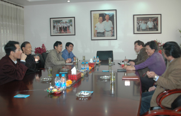 上海电缆研究所、电缆行业协会专家、向导来必发集团旅行考察