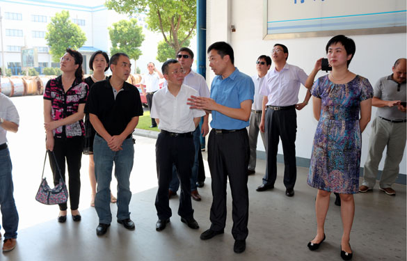 衢州市委常委、衢州绿色工业集聚区党工委书记傅根友一行来必发考察