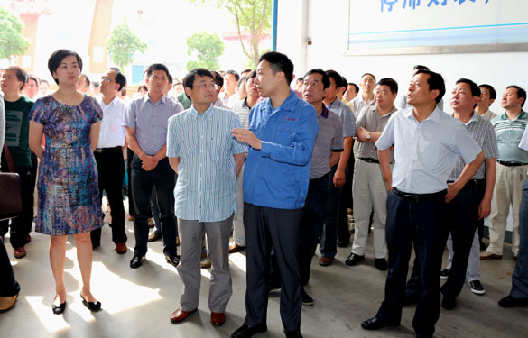 安徽省青阳县学习考察团一行来必发集团旅行考察