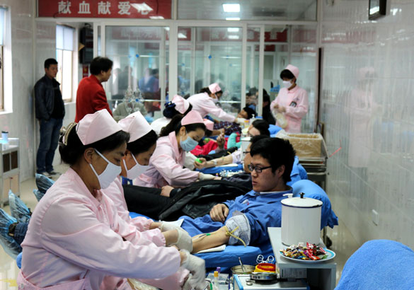 必发集团组织员工无偿献血“为雅安祈福”