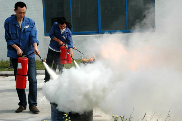 必发举行消防知识培训和模拟演练